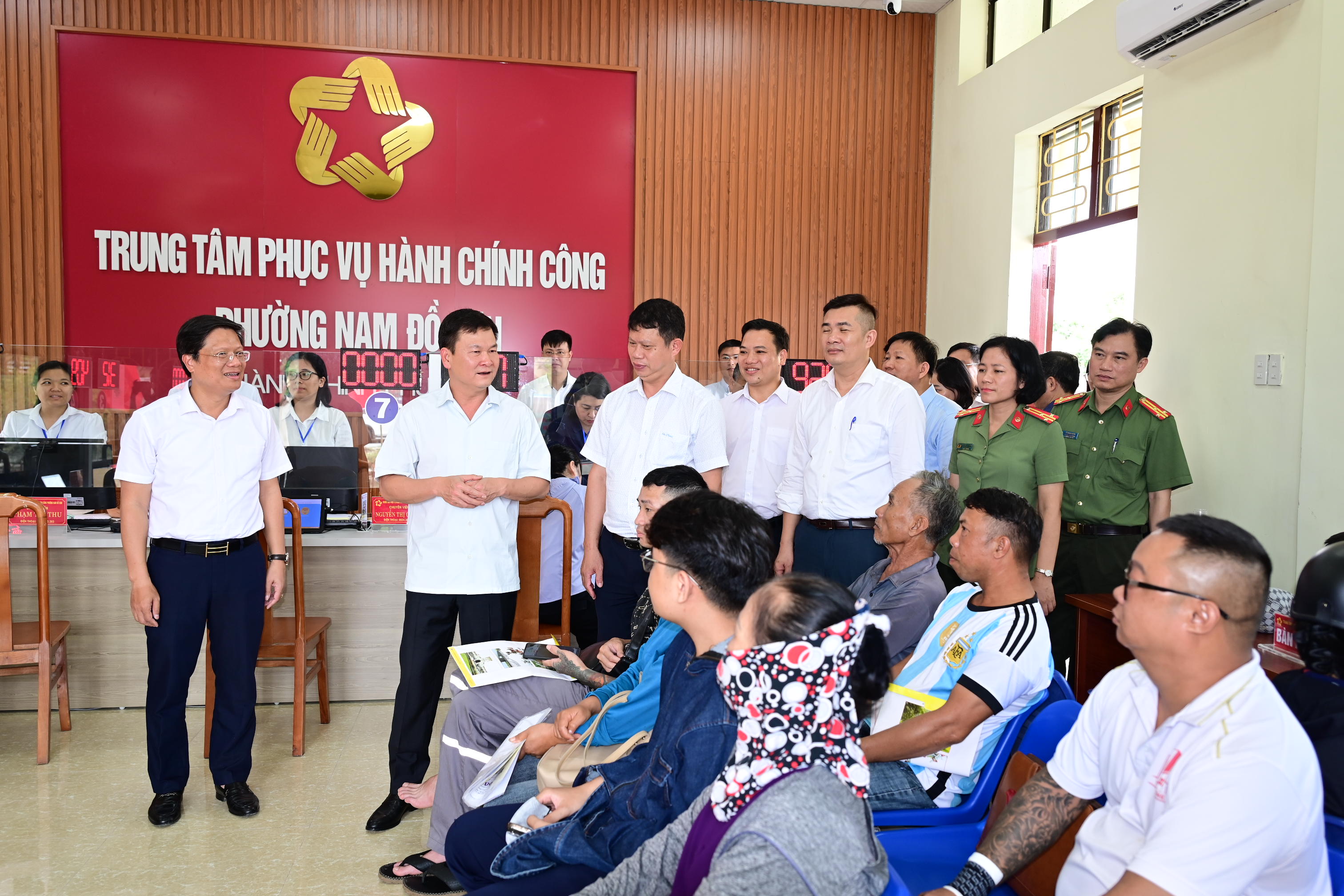 Đại tá Bùi Quang Bình, Giám đốc CATP kiểm tra công tác chuẩn bị Đại hội Đảng và vận hành chính quyền địa phương 2 cấp tại  phường Nam Đồ Sơn
